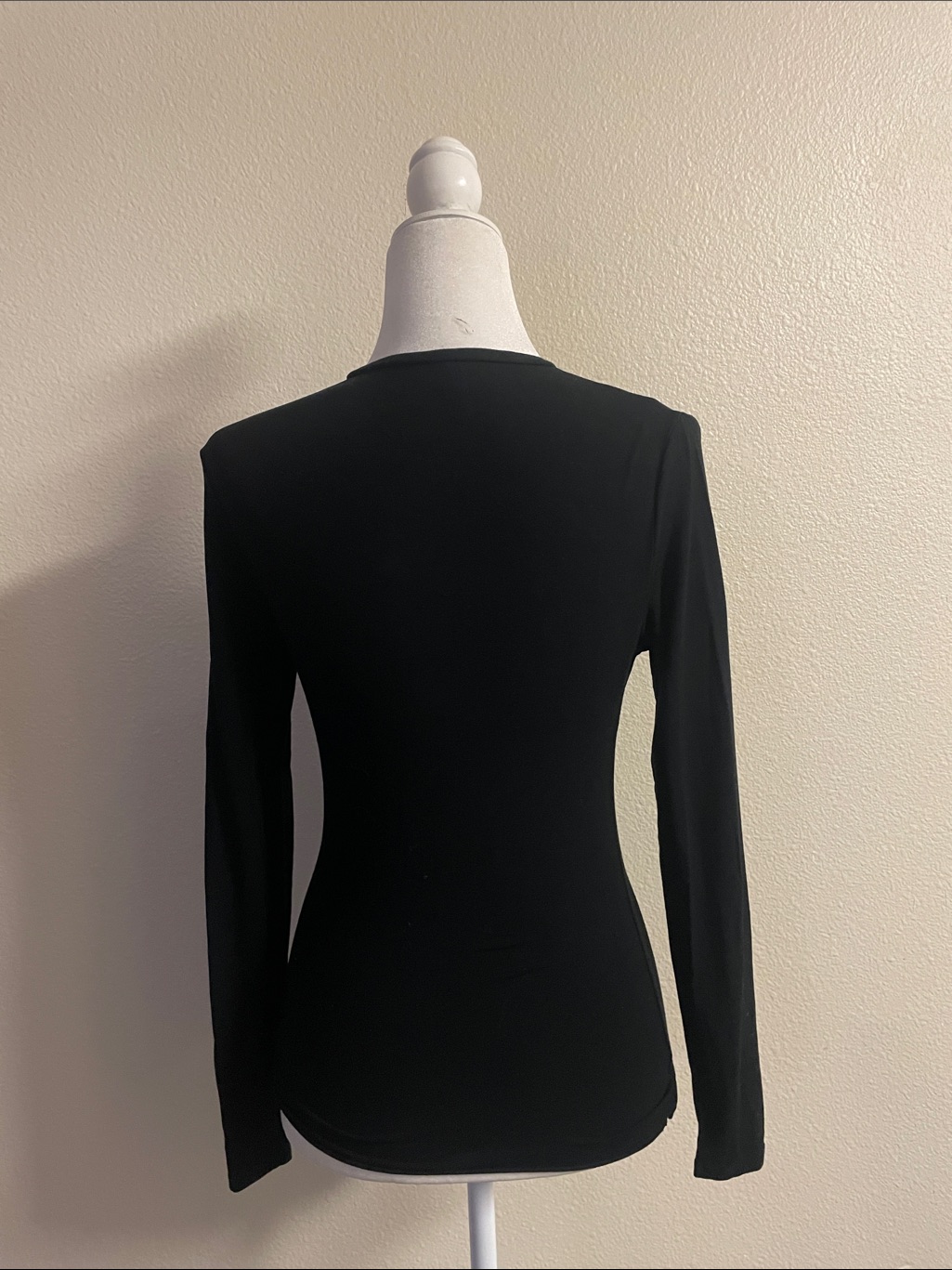 Trois Black Long Sleeve Top Size 1 Padded Shoulders Stretchy Viscose — image 5 of 8